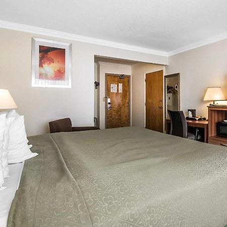 Quality Inn Rutland Exterior photo