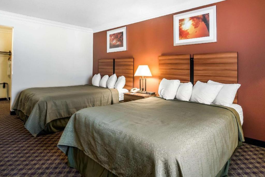 Quality Inn Rutland Exterior photo